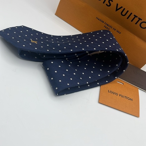 Louis Vuitton Silk Neck Tie - Picture 5 of 12